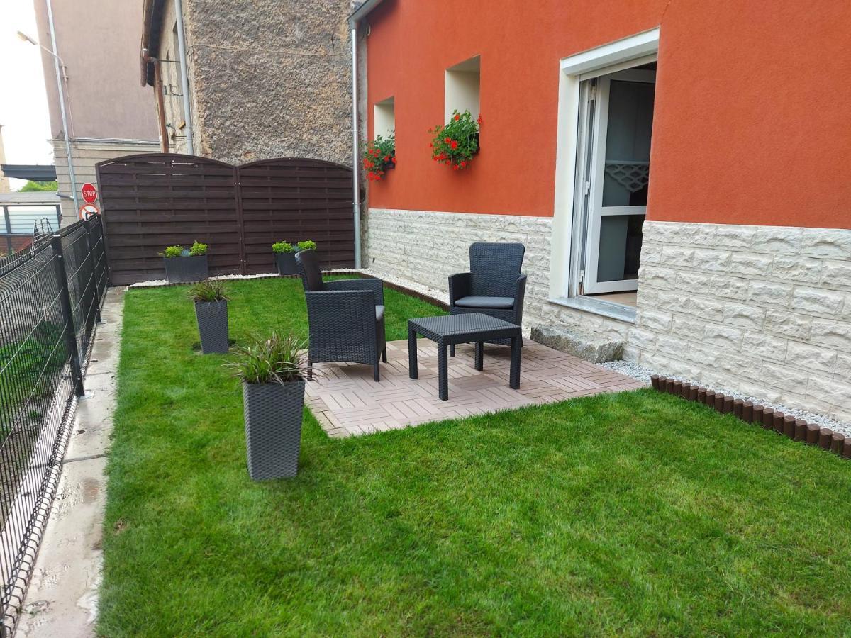 Apartament Przy Ratuszu Boguszów-Gorce Exterior foto