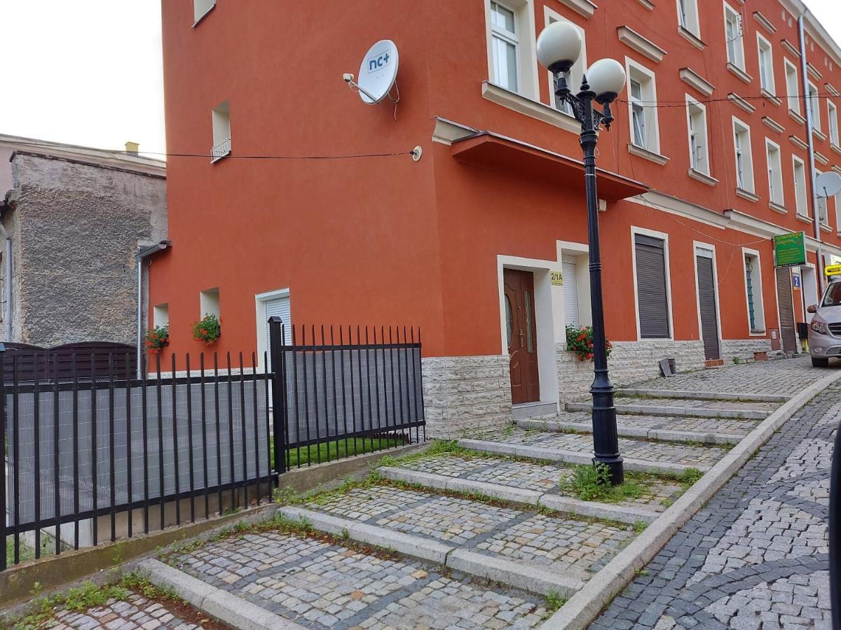Apartament Przy Ratuszu Boguszów-Gorce Exterior foto